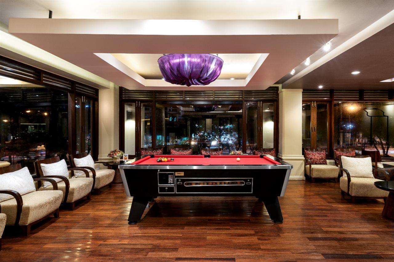 Patong Paragon Resort & Spa Sha Extra Plus Bagian luar foto The Pool Table at the lobby