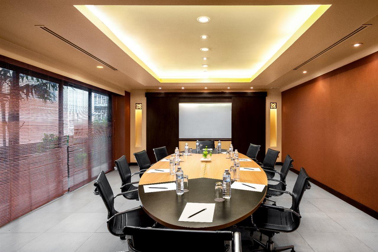 Patong Paragon Resort & Spa Sha Extra Plus Bagian luar foto Meeting room
