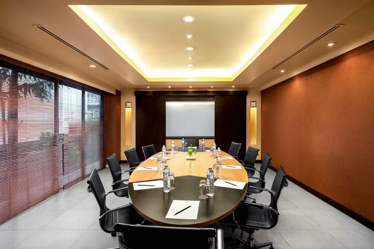 Patong Paragon Resort & Spa Sha Extra Plus Bagian luar foto Meeting room
