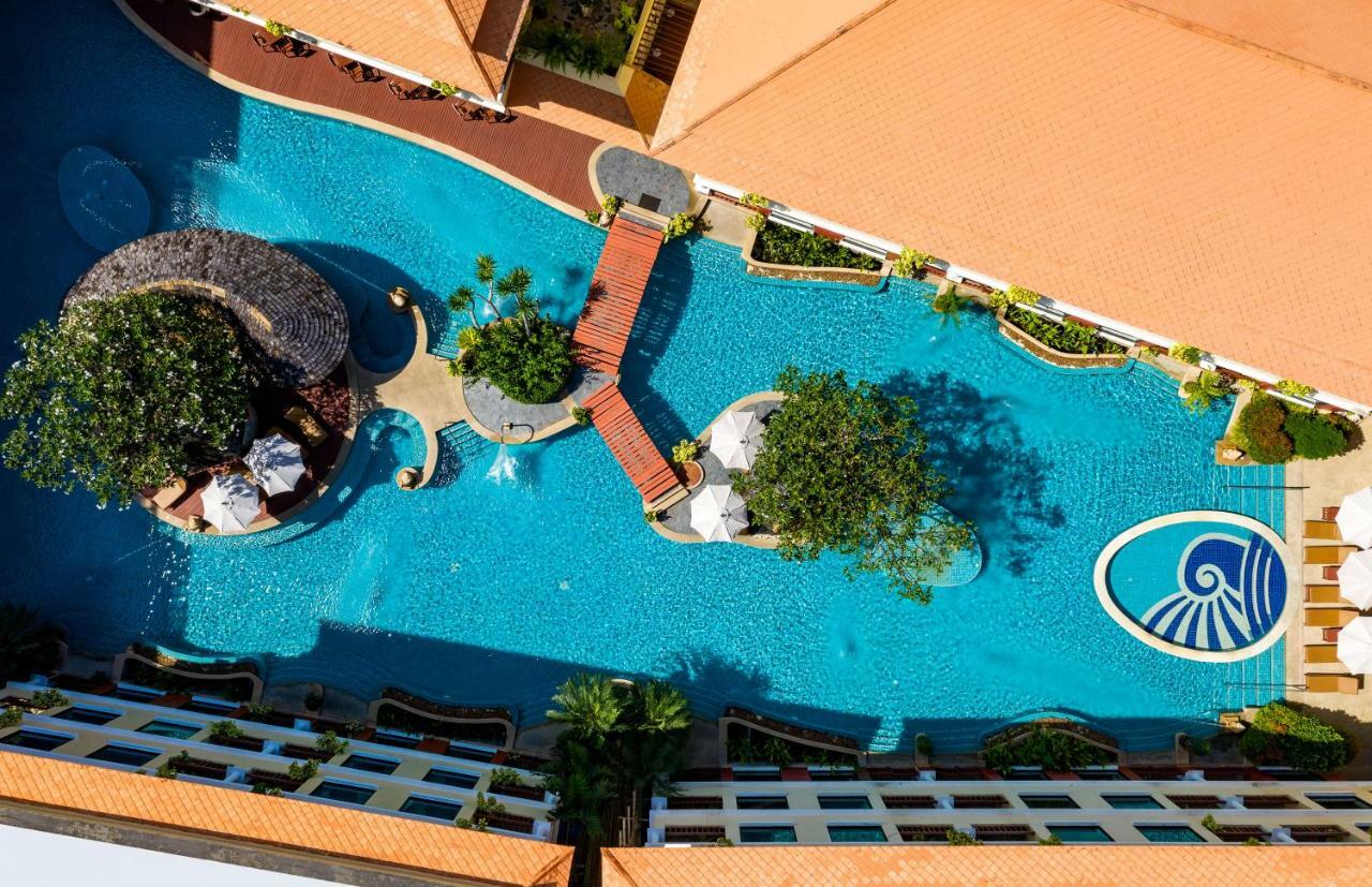 Patong Paragon Resort & Spa Sha Extra Plus Bagian luar foto Aerial view of the pool at the Royal Wing Hotel