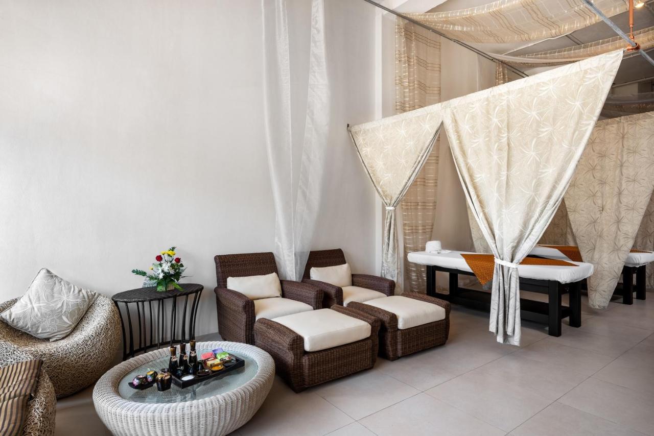 Patong Paragon Resort & Spa Sha Extra Plus Bagian luar foto A spa in Bangkok, Thailand
